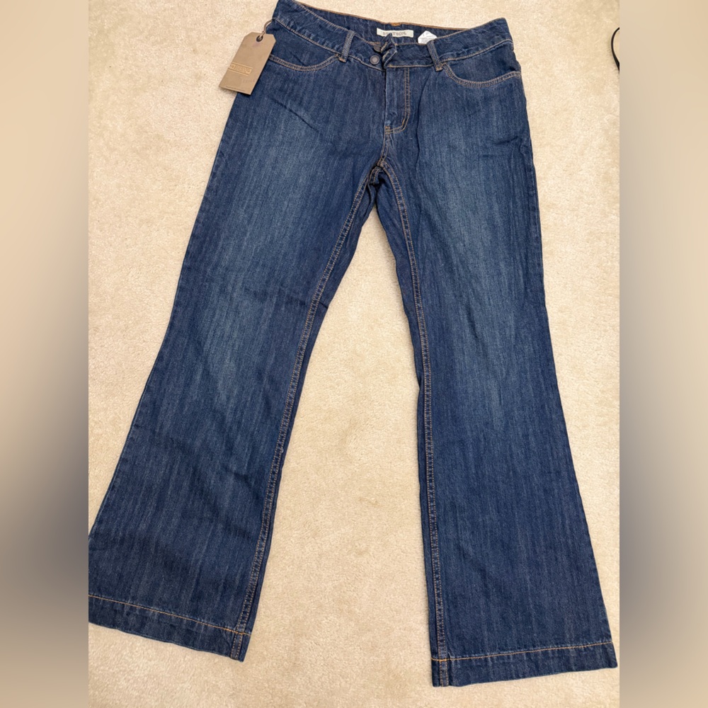 Stetson. NWT. Women's Dark Blue Flare Jeans